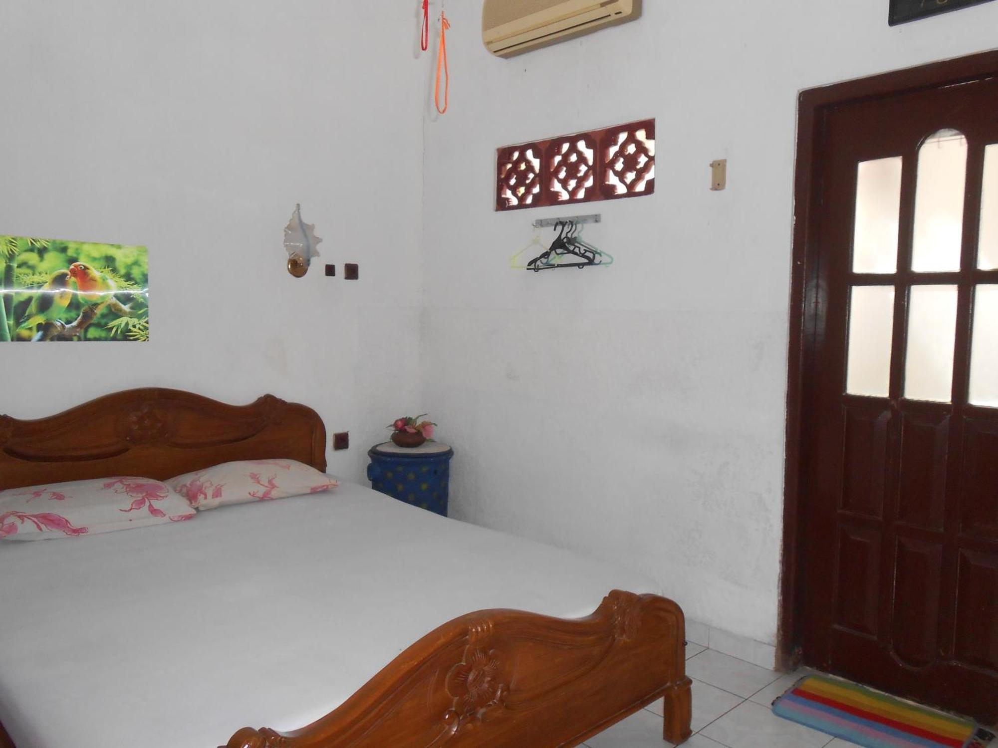 Fortuna Guest House Yogyakarta Kültér fotó